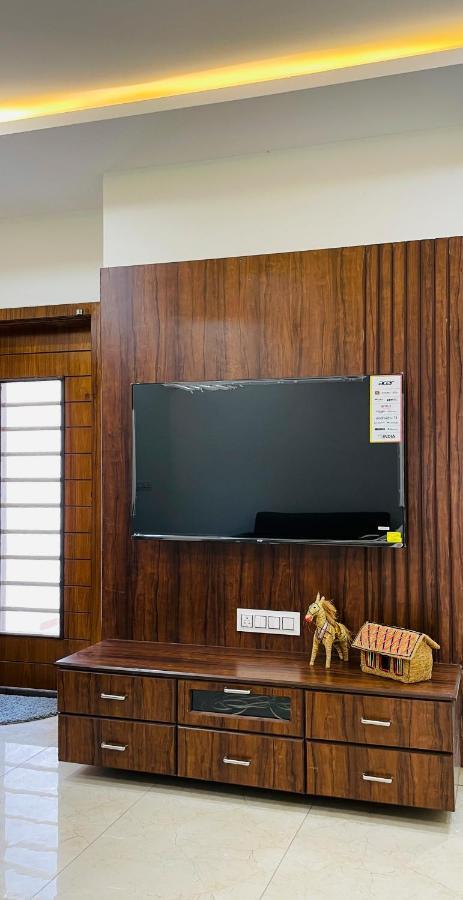 Luxurious 3 Bhk Villa In Bhuj - Shivani Homestay Екстер'єр фото